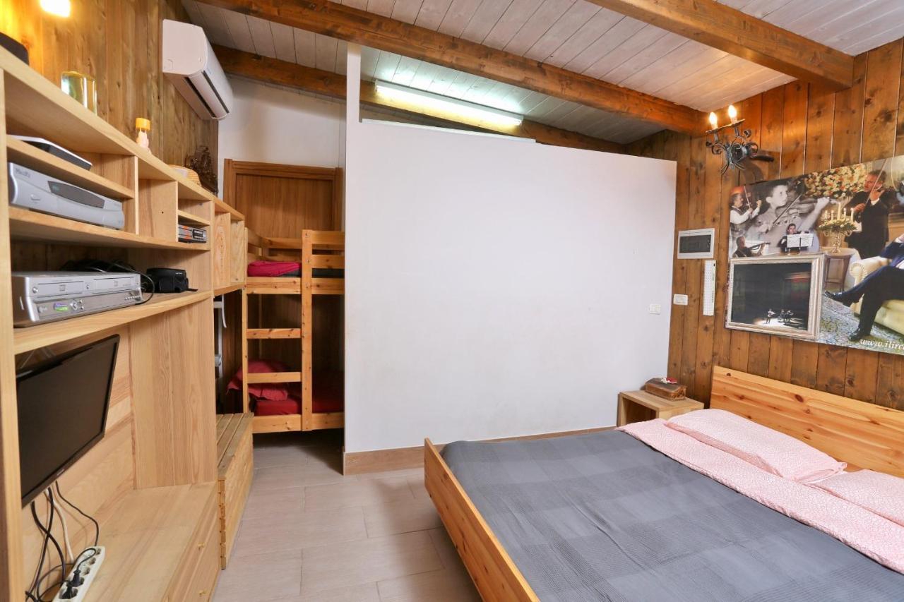 Music House A Castellana Grotte Confinante Via Per Turi 500M Dalle Grotte エクステリア 写真